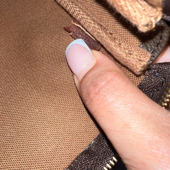 Louis Vuitton Pochette - Picture 7 of 7